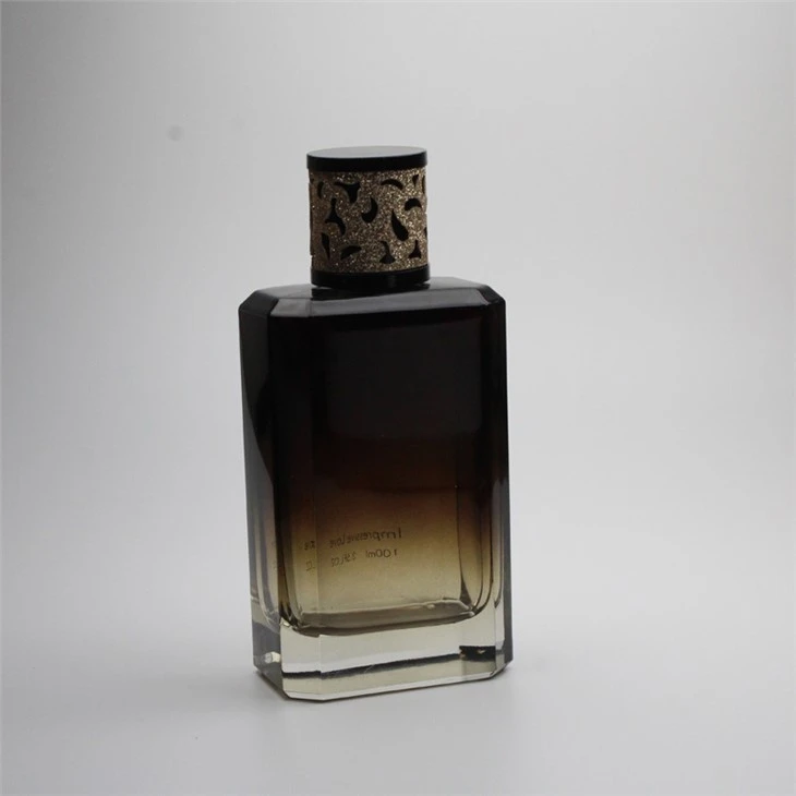 100 ml-es parfümös üveg kupakkal